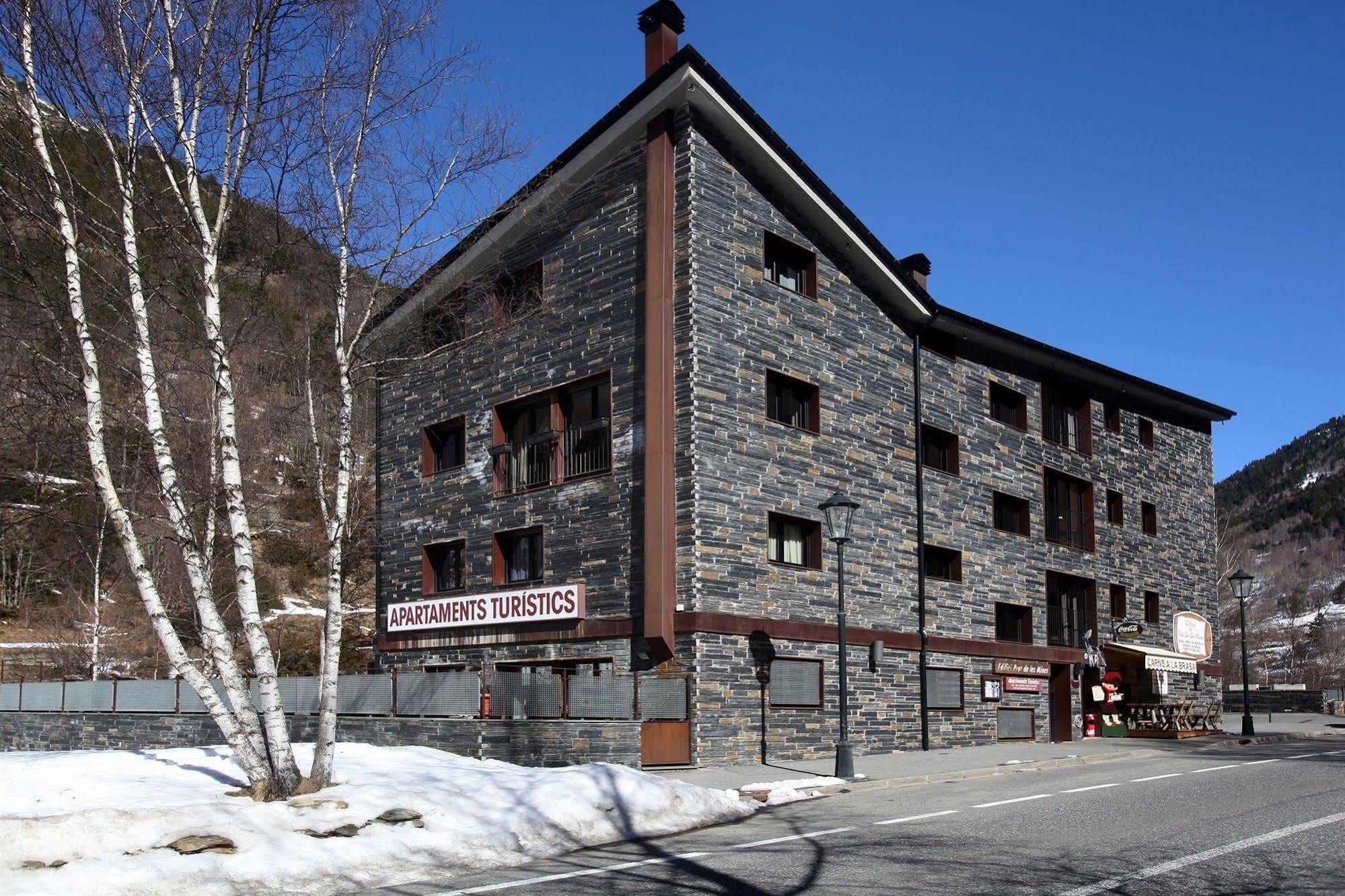Apartamentos Turisticos Prat De Les Mines Llorts Exterior foto